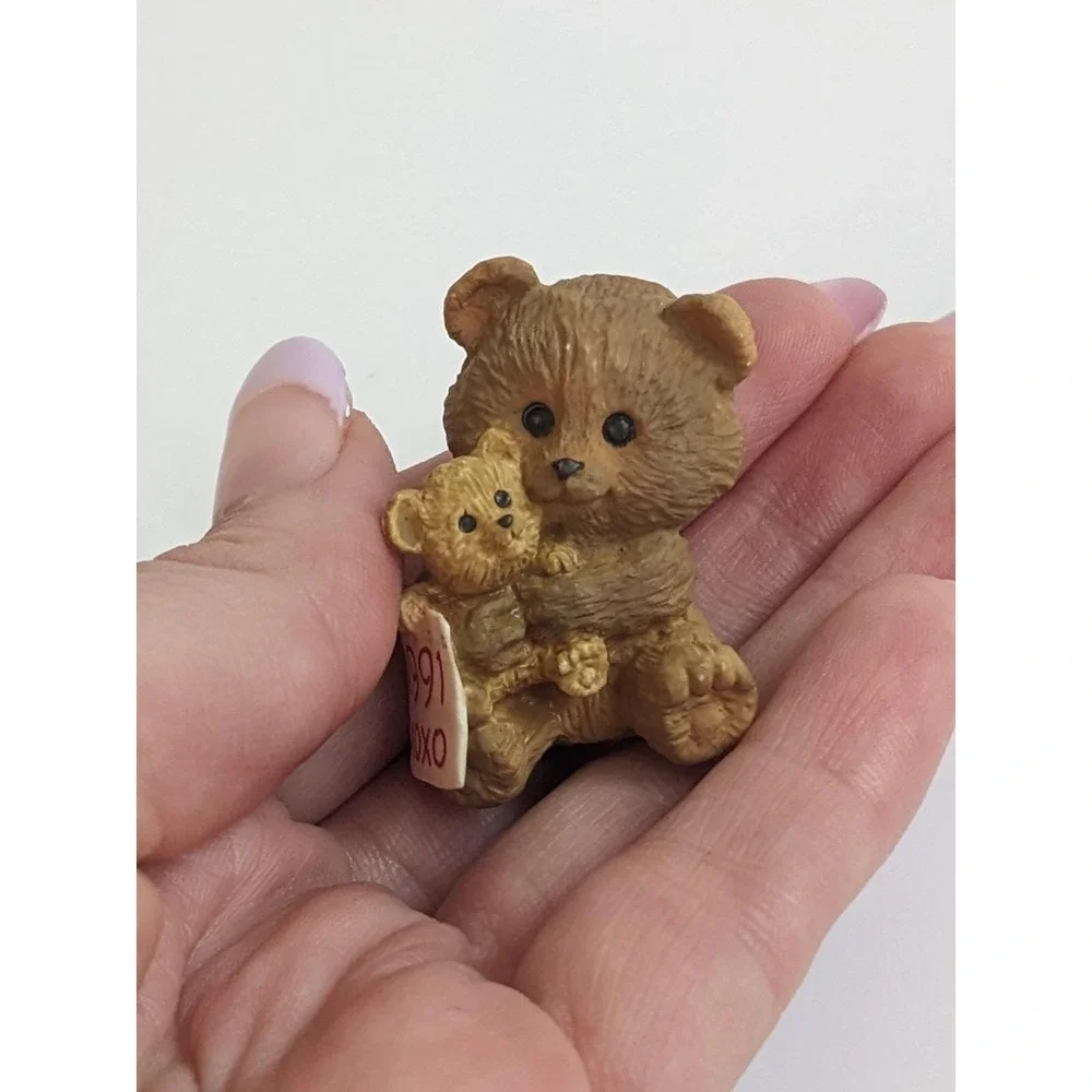 Vintage Hallmark 1991 Bear Figurine XOXO Miniature Teddy Valentine's Day‎ Figure